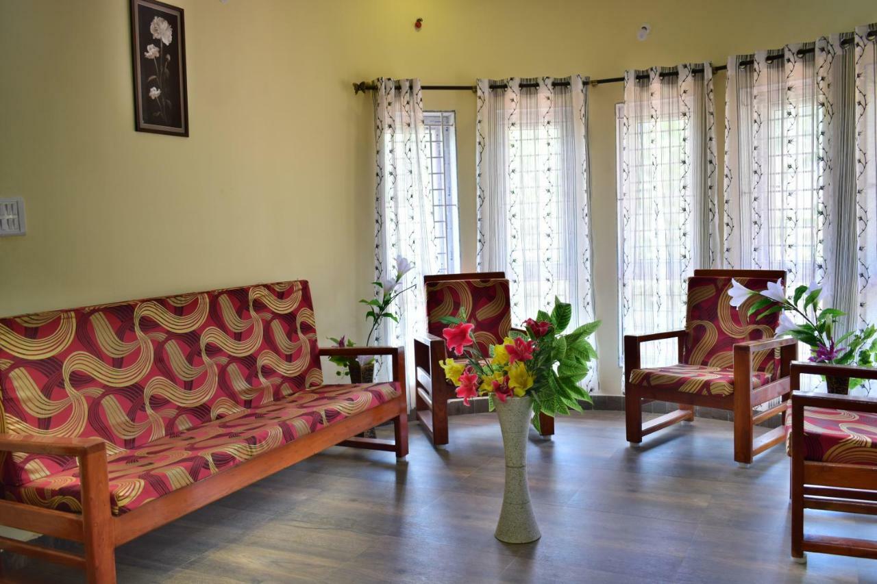 Hotel Kozee Kaves Yelagiri Esterno foto